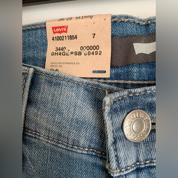 NEW Levi blue jeans!  Size 26 524 Skinny - Picture 2 of 7